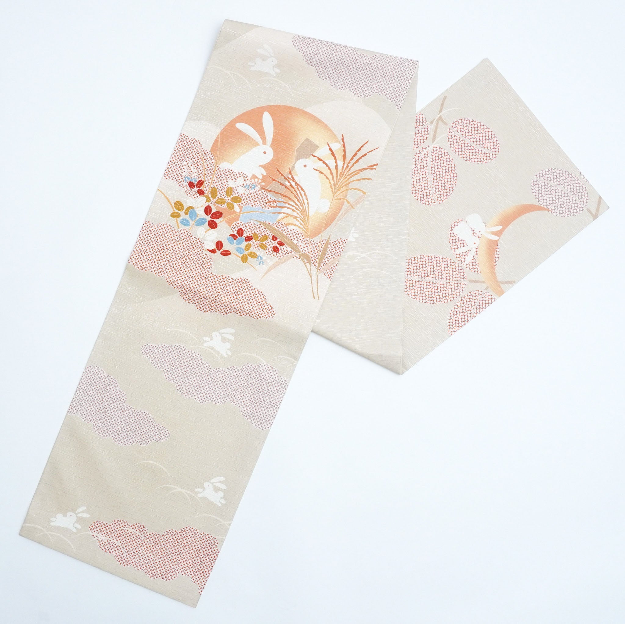 京袋帯 9月/うさぎのお月見(ベージュ)|オンラインショップ限定|受注生産|長月|お月見|十五夜|満月|餅つき|秋草|団子|お供え前柄アレンジ|サイズ:長さ約375cm幅約31cm|素材:表地 絹100%裏地 絹綿混|生産:日本
