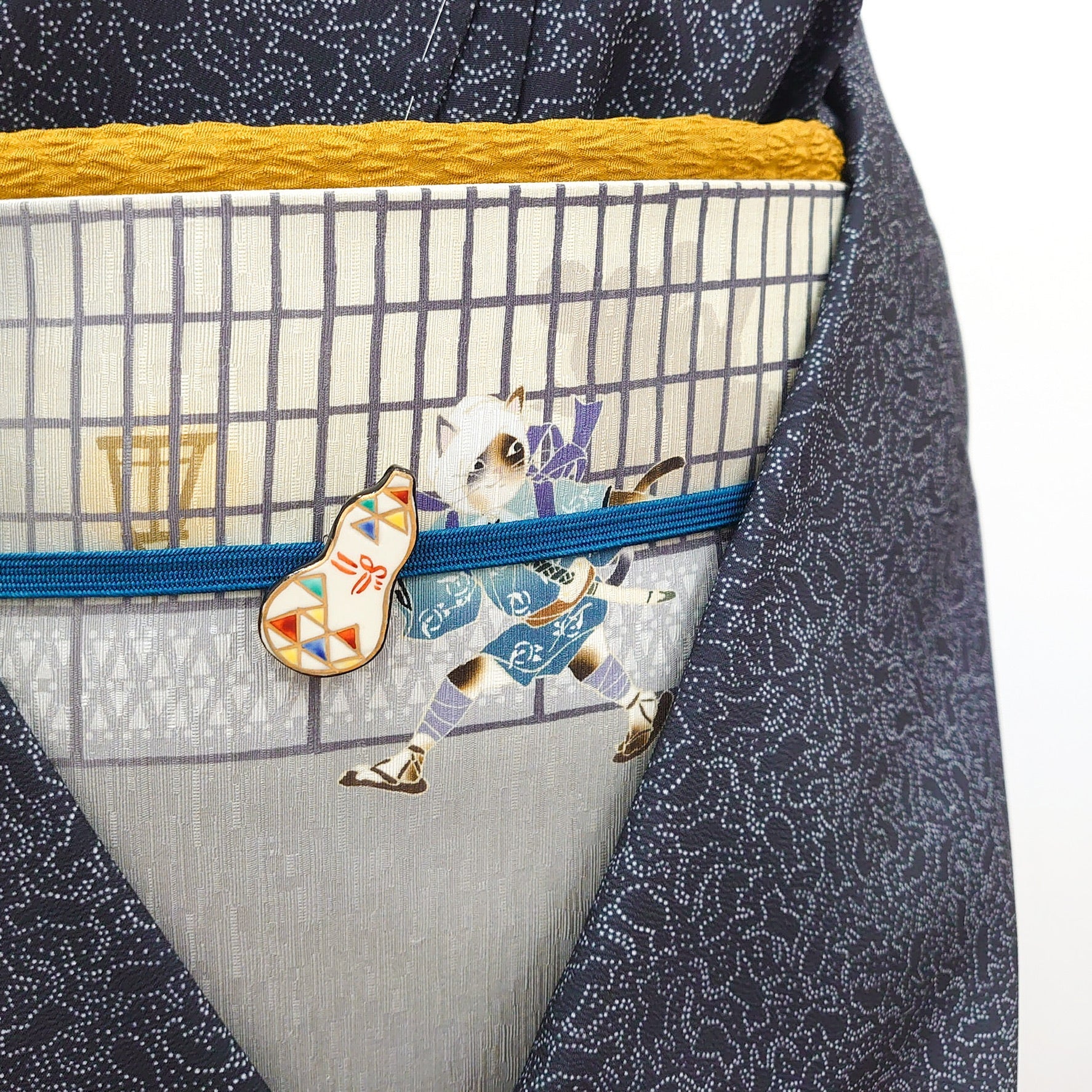 京袋帯 ねずみ小僧|猫|前柄アレンジ|サイズ:長さ約375cm幅約31cm|素材:表地 絹100%裏地 絹綿混|生産:日本