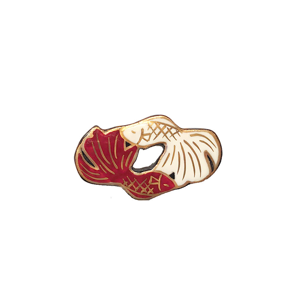 帯留め 金魚たち(赤白)|五福 × WA・KKA オリジナル帯留め|陶芸家・五福香菜子|清水焼|サイズ:縦約3㎝幅約5㎝高さ約1㎝|品質:陶製(桐箱入り)