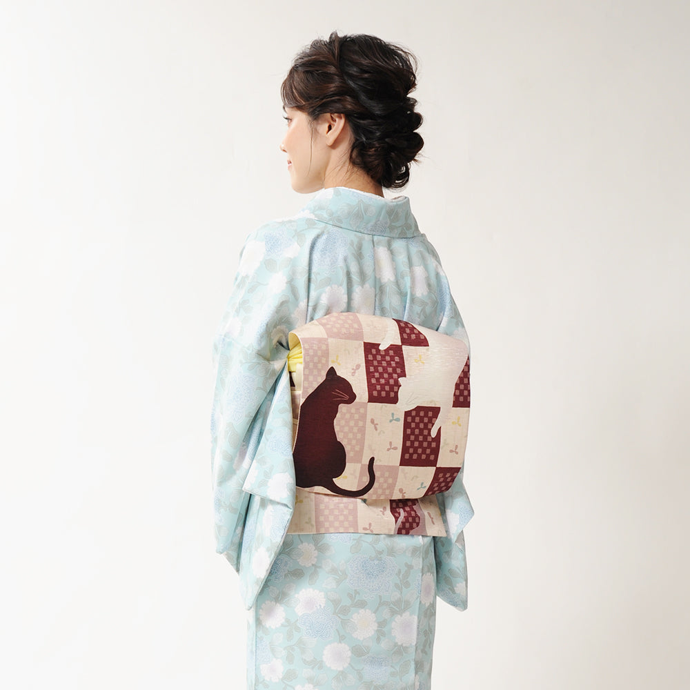 京袋帯 恋の行方(ピンク)|猫|前柄アレンジ|サイズ:長さ約375cm幅約31cm|素材:表地 絹100%裏地 絹綿混|生産:日本