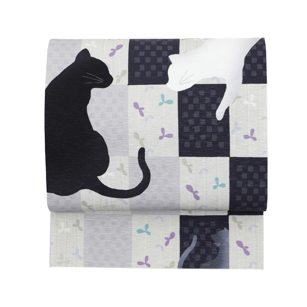京袋帯 恋の行方(グレー)|猫|前柄アレンジ|サイズ:長さ約375cm幅約31cm|素材:表地 絹100%裏地 絹綿混|生産:日本