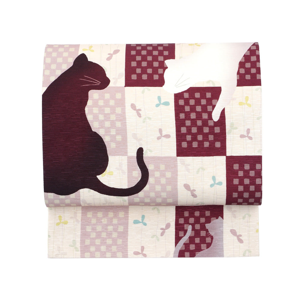 京袋帯 恋の行方(ピンク)|猫|前柄アレンジ|サイズ:長さ約375cm幅約31cm|素材:表地 絹100%裏地 絹綿混|生産:日本