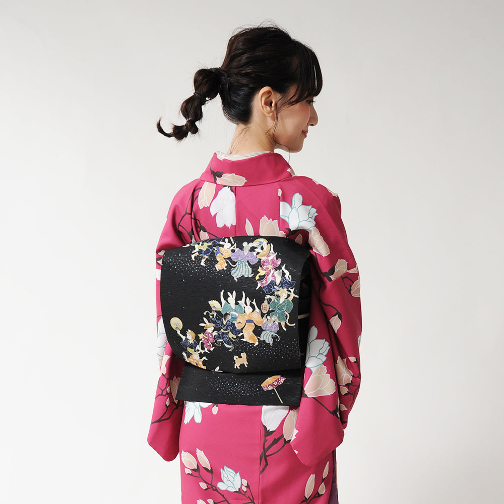京袋帯 ええじゃないか(黒)|猫|ねずみ|うさぎ|前柄アレンジ|サイズ:長さ約375cm幅約31cm|素材:表地 絹100%裏地 絹綿混|生産:日本