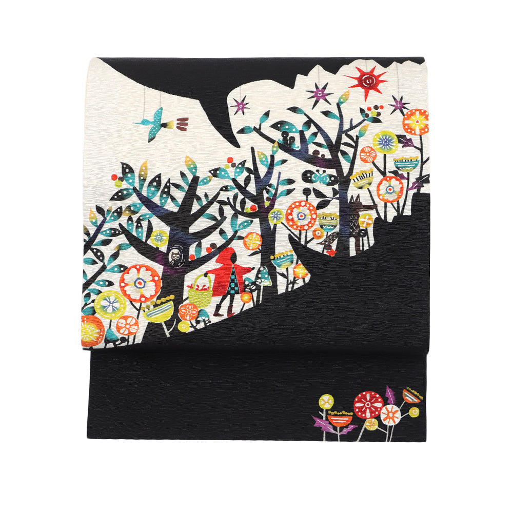 京袋帯 キャ~!!(ベージュ)|赤ずきんちゃん|前柄アレンジ|サイズ:長さ約375cm幅約31cm|素材:表地 絹100%裏地 絹綿混|生産:日本