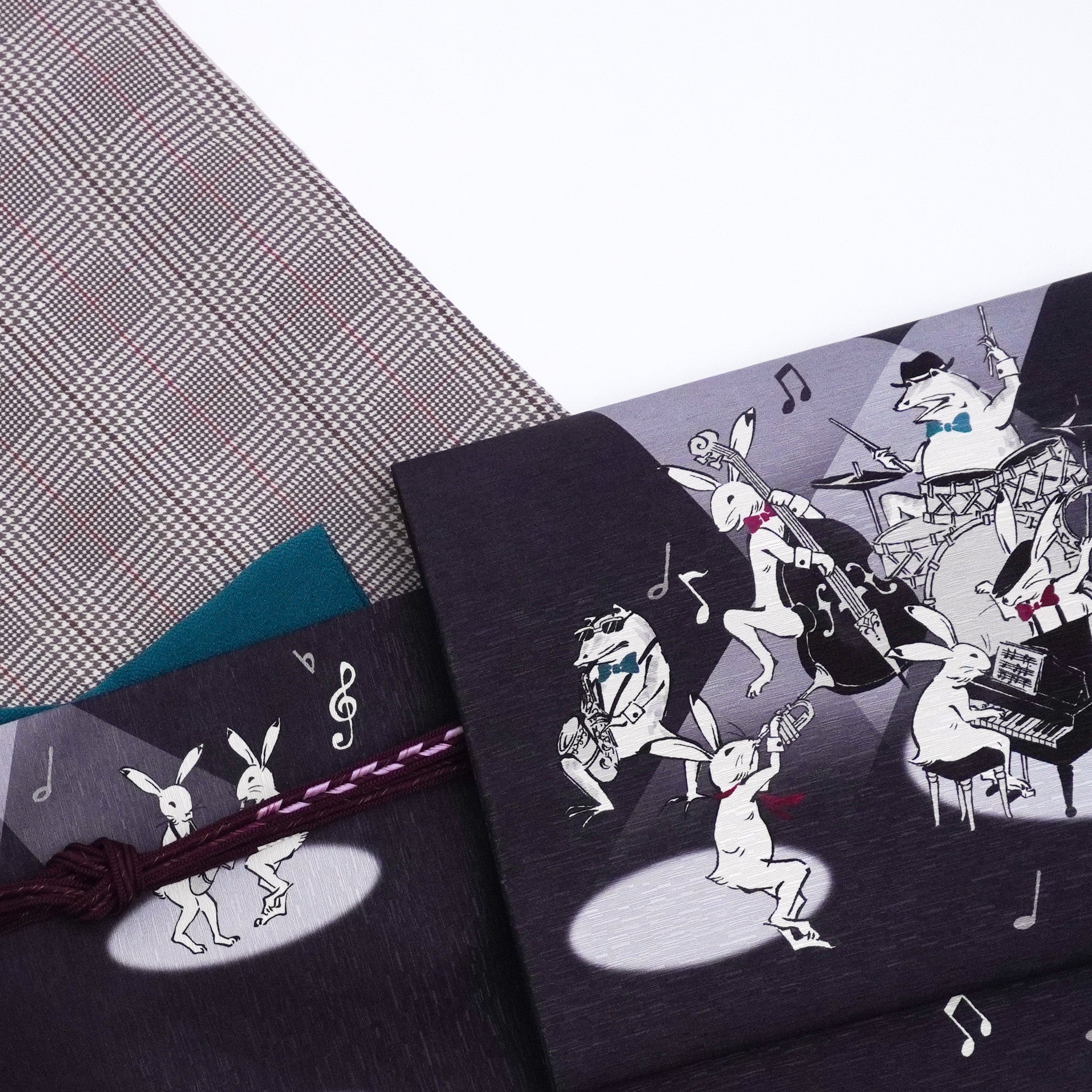 京袋帯 ジャムセッション（ネイビー）｜うさぎ｜かえる｜前柄アレンジ｜サイズ：長さ約375cm幅約31cm｜素材：表地 絹100%裏地 絹綿混｜生産：日本
